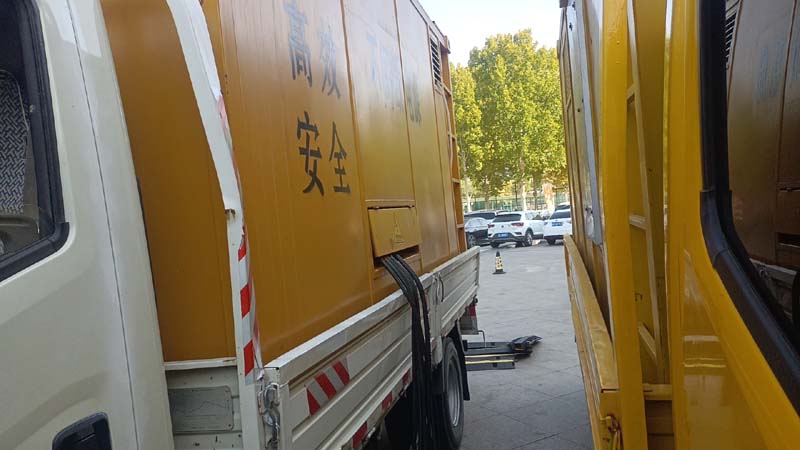 大余如何判断柴油发电机组和UPS电源的切换时间是否符合要求？